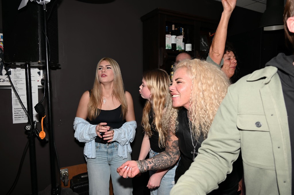 ../Images/10 jaar Ro's Barbershop 328.jpg